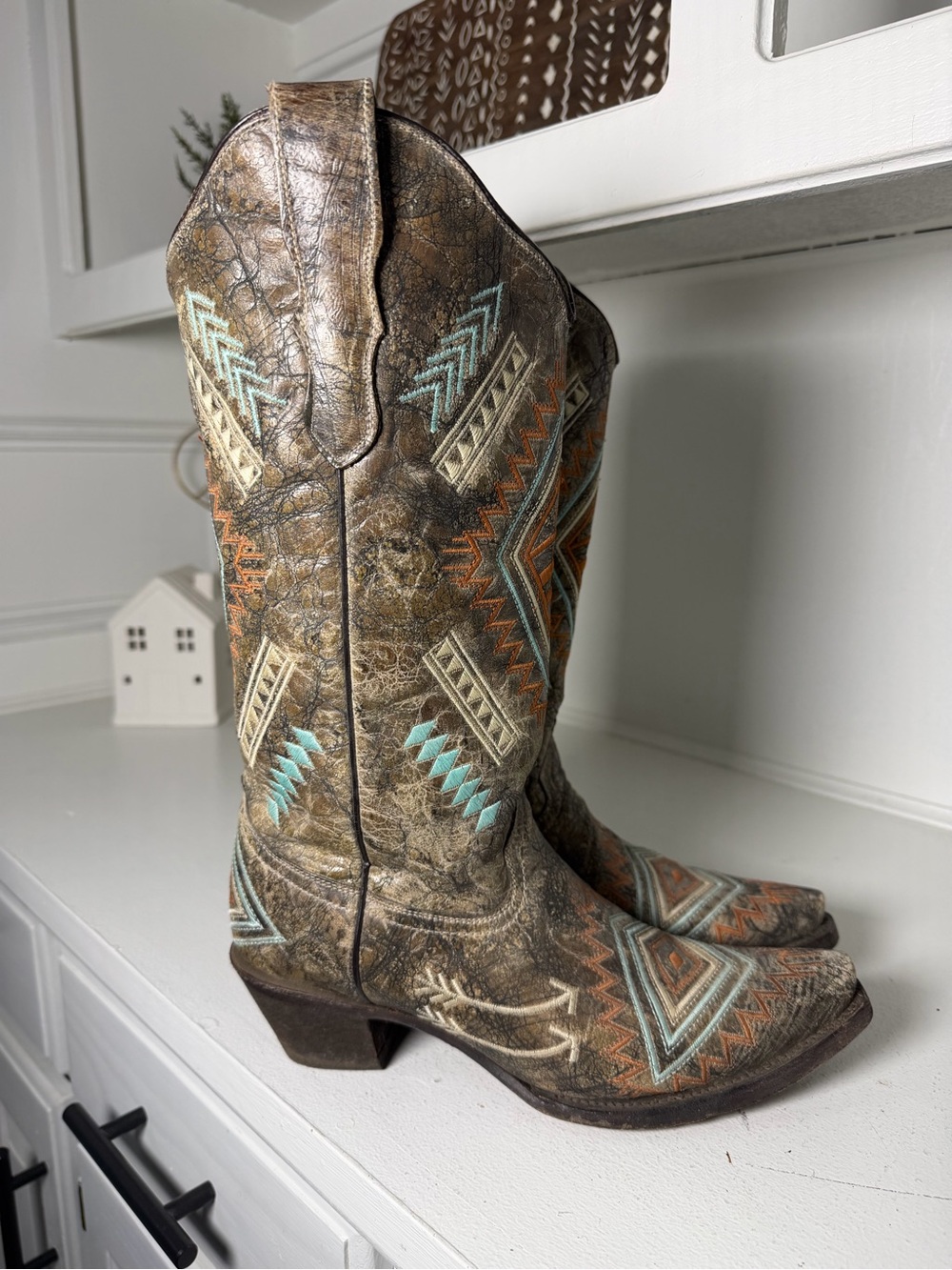 Corral Womens 8 Distressed Leather Cowboy Boots Southwestern Embroidered - Picture 6 of 11